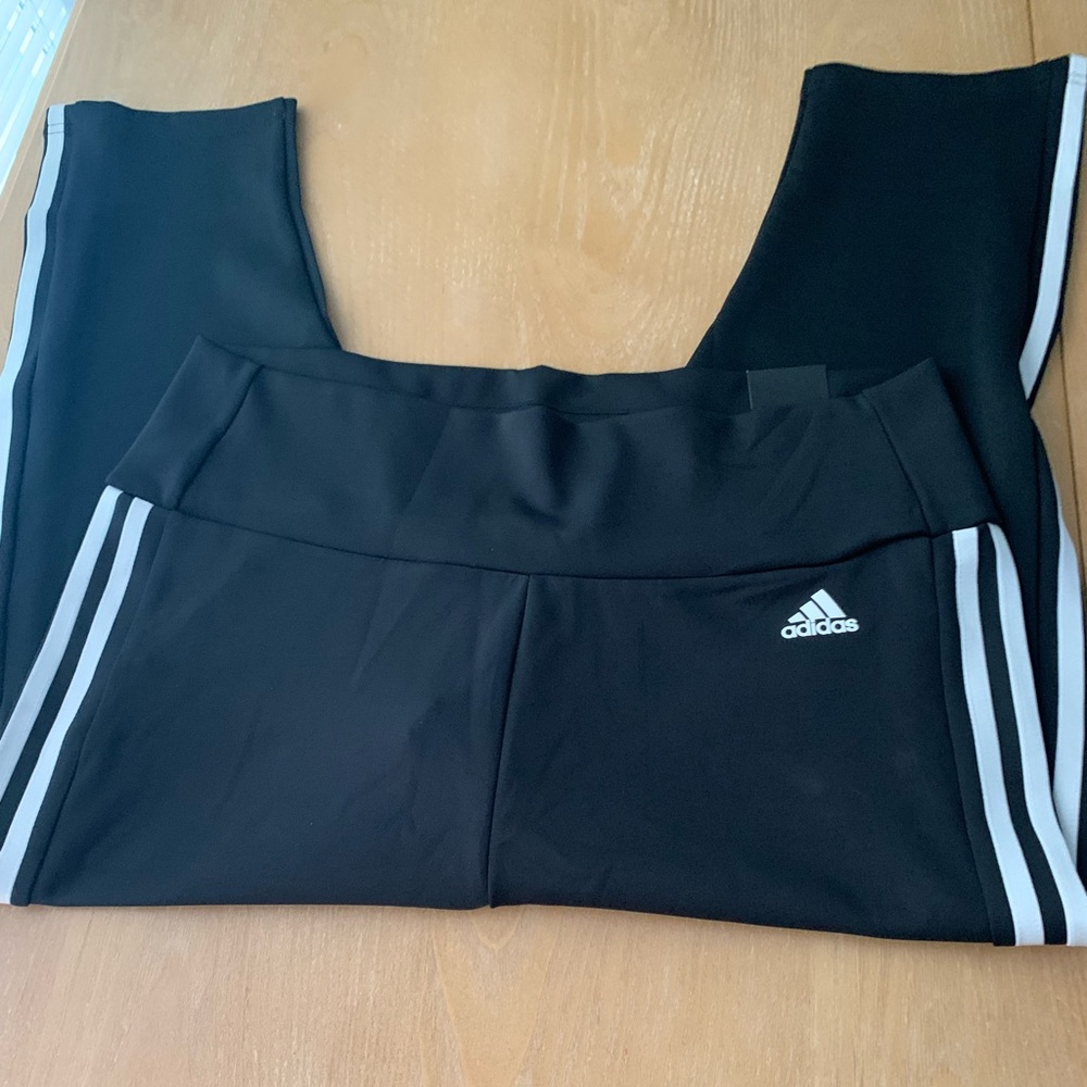 Adidas Capri Designed to Move High Rise 3 Stripes Leggings